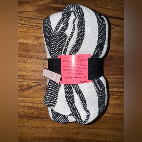 Victoria’s Secret Stripped Blanket NWT